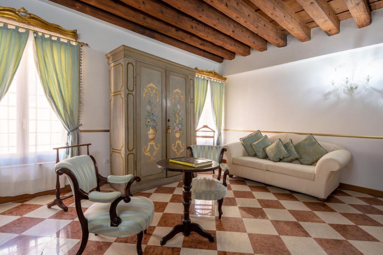 Canal View Apartment Venice